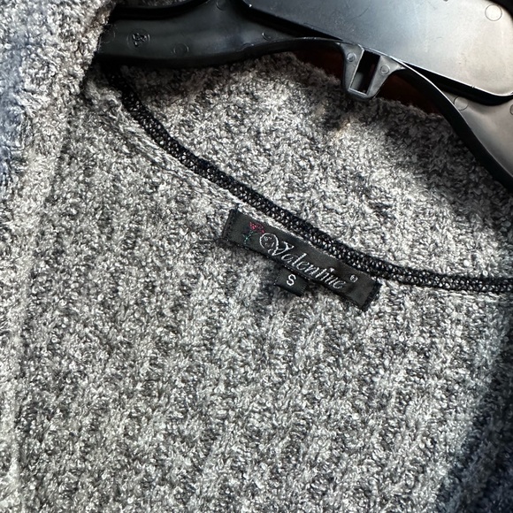 Valentine preloved cardigan , size s - Picture 3 of 3